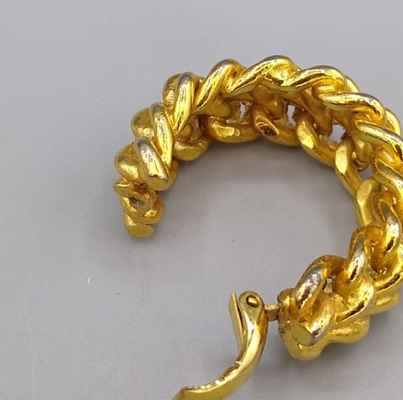Gold tone Braided Hoop Knitted Woven Twisted Link Clip on Earrings Vintage - Picture 7 of 12
